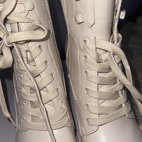 GUESS booties - Picture 8 of 9